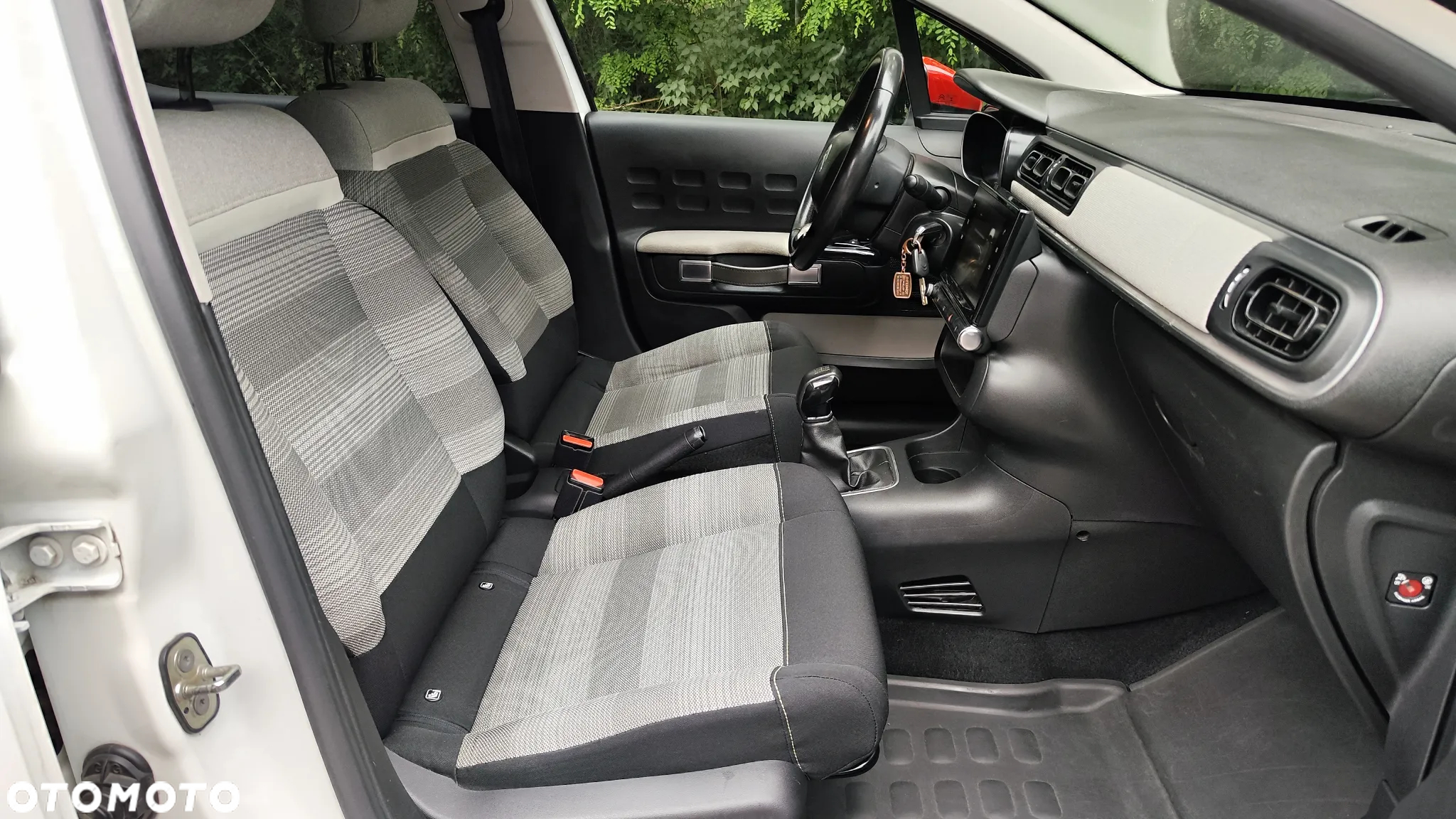 Citroën C3 1.2 PureTech Exclusive - 29