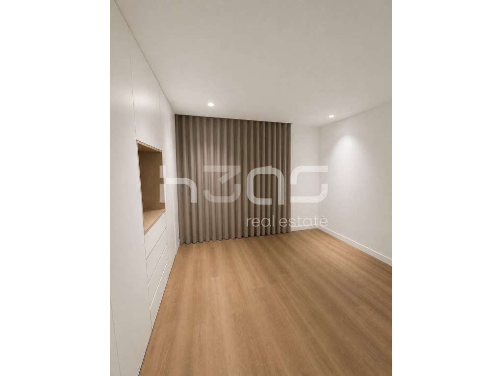 Apartamento T3 com Acabamentos Modernos, Varandas Amplas e Churrasq... - Grande imagem: 4/8