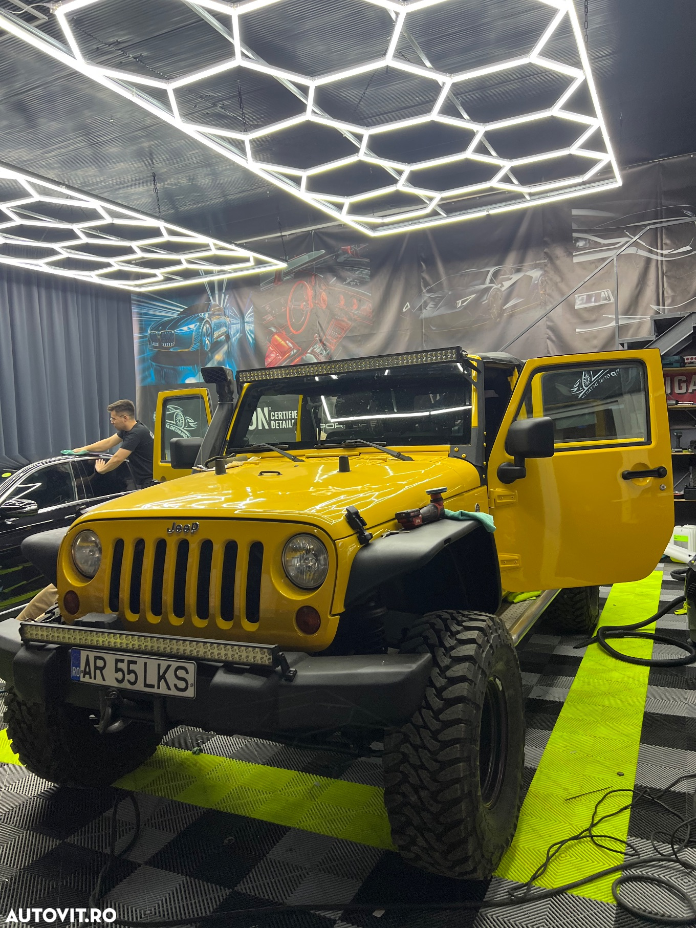 Jeep Wrangler - 2