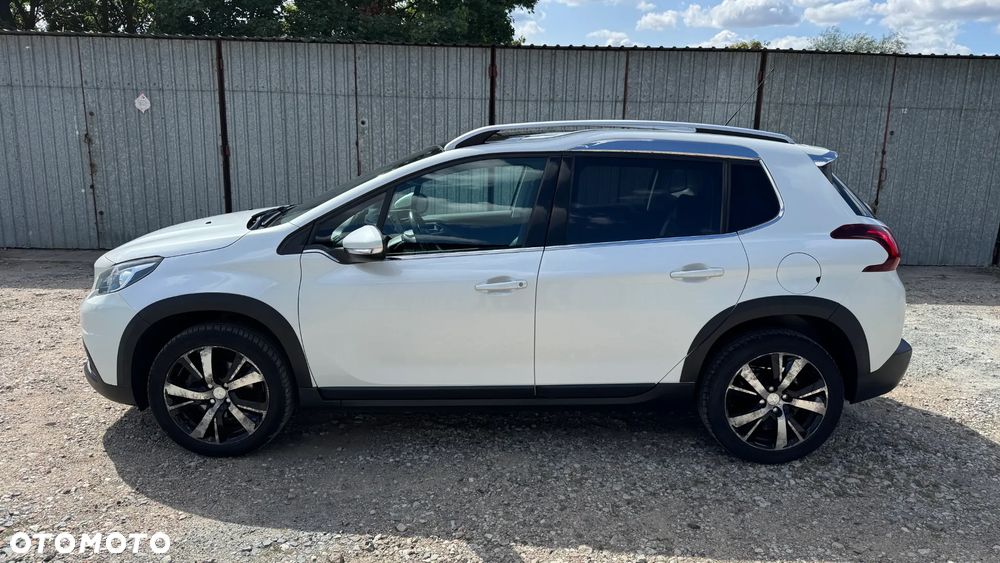 Peugeot 2008 1.2 PureTech Allure S&S - 5