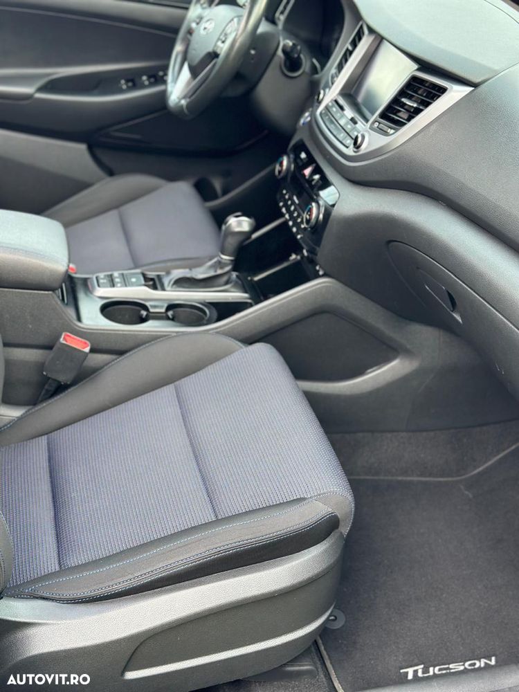 Hyundai Tucson 2.0 CRDI 4WD Automatik Style - 30