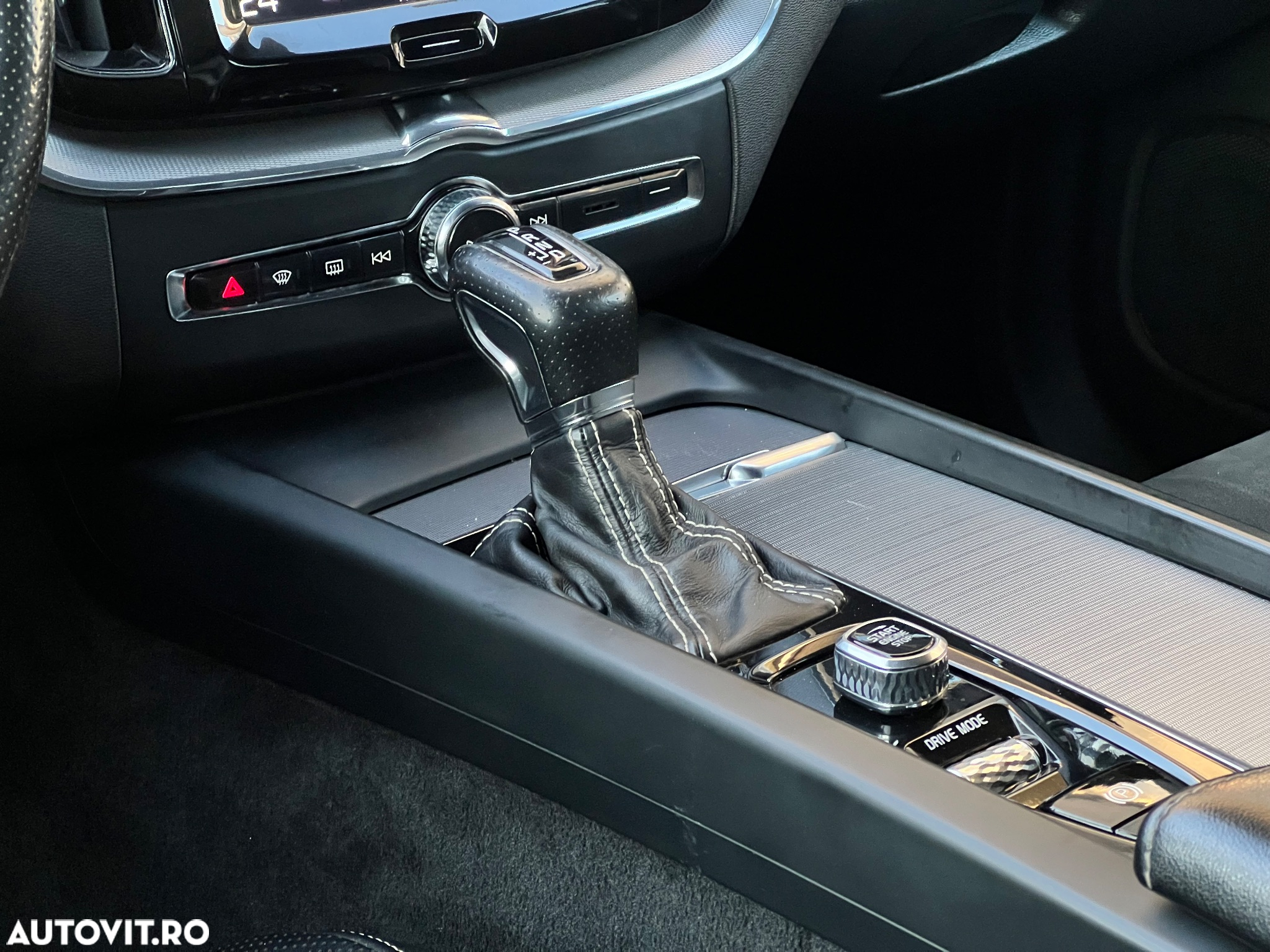 Volvo XC 60 D4 AWD Geartronic RDesign - 11