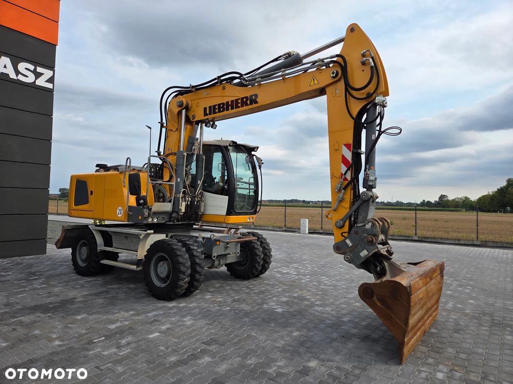 Liebherr A920 / z Niemiec / Stan idealny / - 6