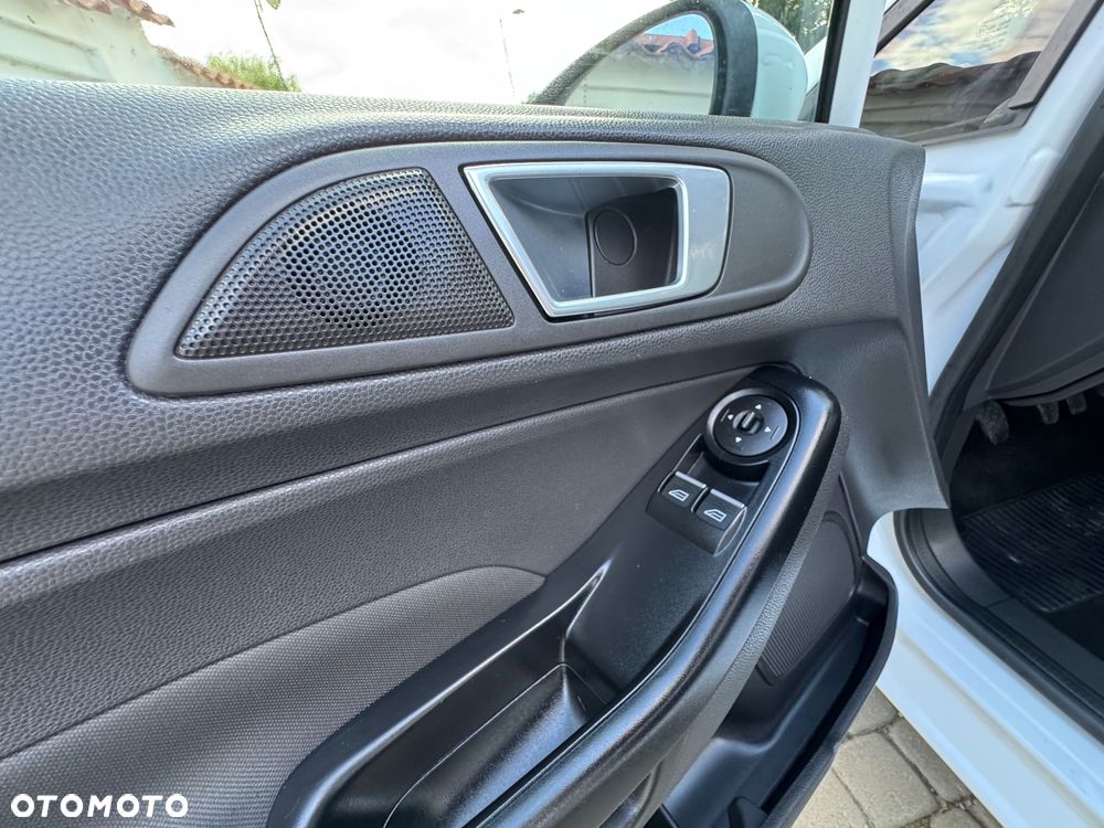 Ford Fiesta - 22