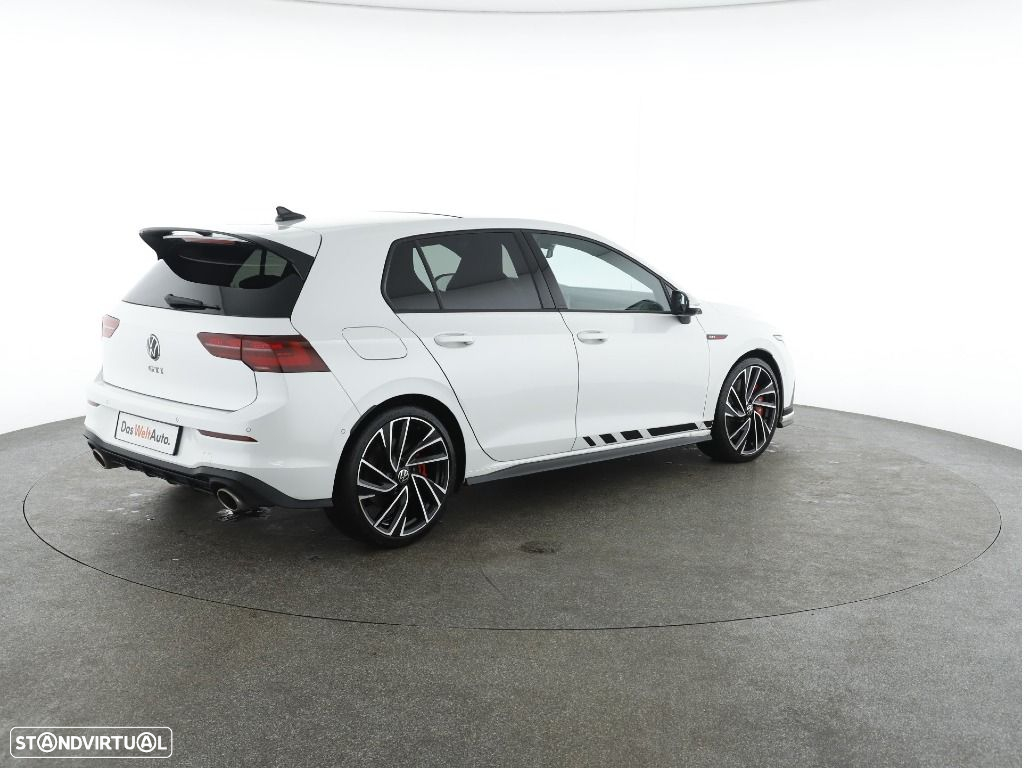VW Golf 2.0 TSI GTI Clubsport DSG - 11