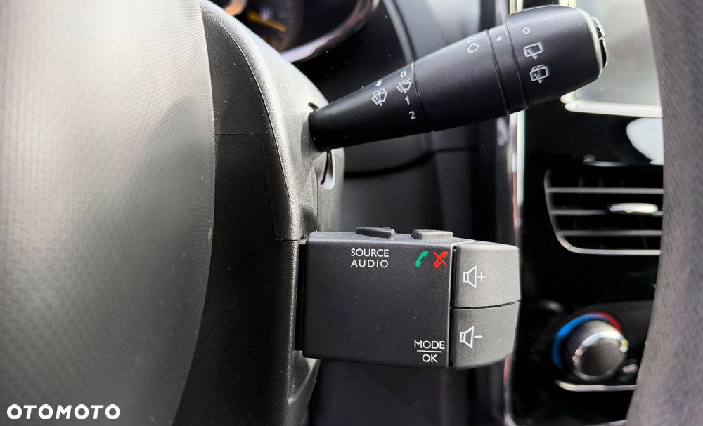 Renault Clio 1.2 16V 75 Expression - 27