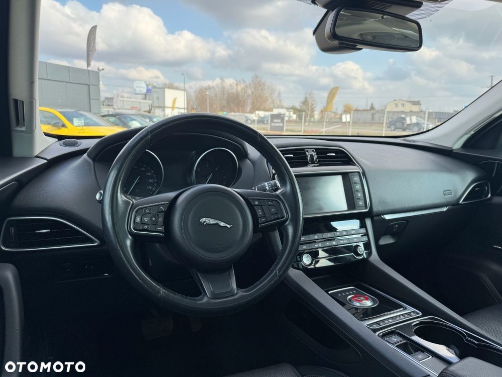 Jaguar F-Pace 20d AWD Prestige - 11