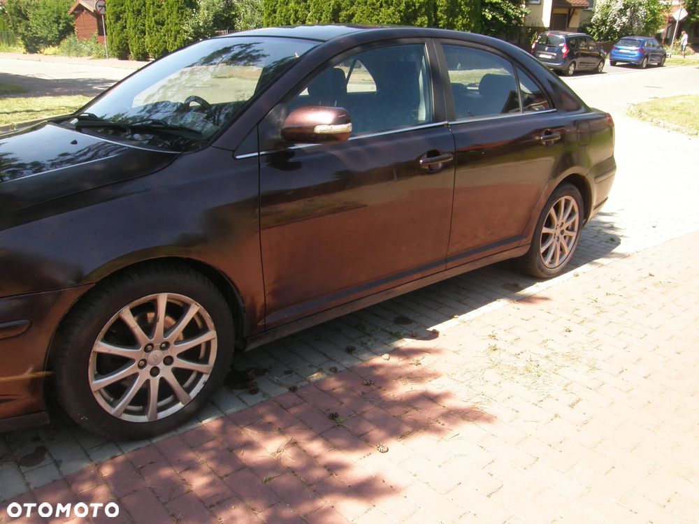 Toyota Avensis 2.0 VVT-i Executive - 2