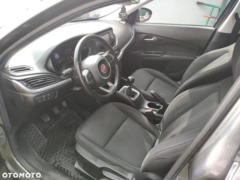 Fiat Tipo 1.4 16V Easy - 5