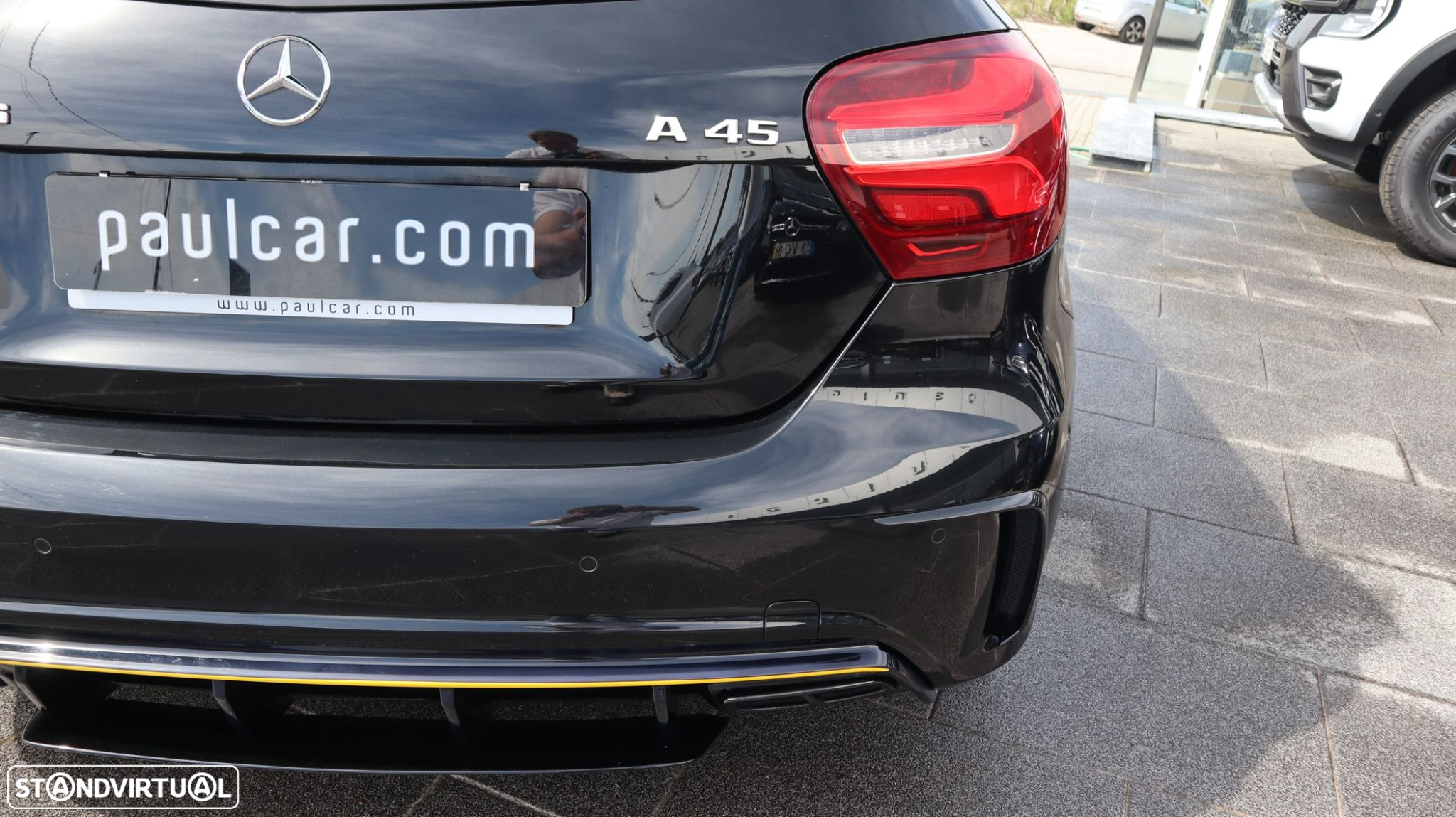 Mercedes-Benz A 45 AMG 4-Matic - 11