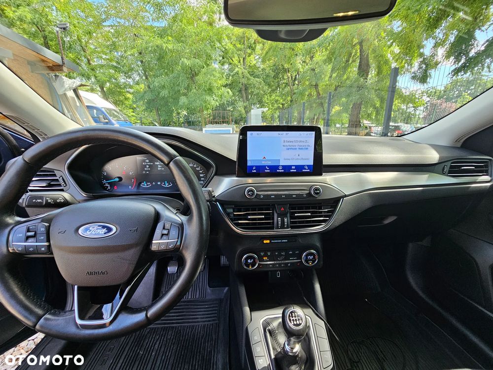Ford Focus 1.0 EcoBoost Titanium - 9