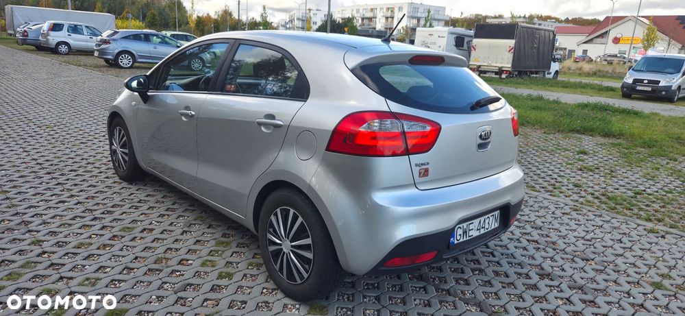 Kia Rio 1.4 M - 5