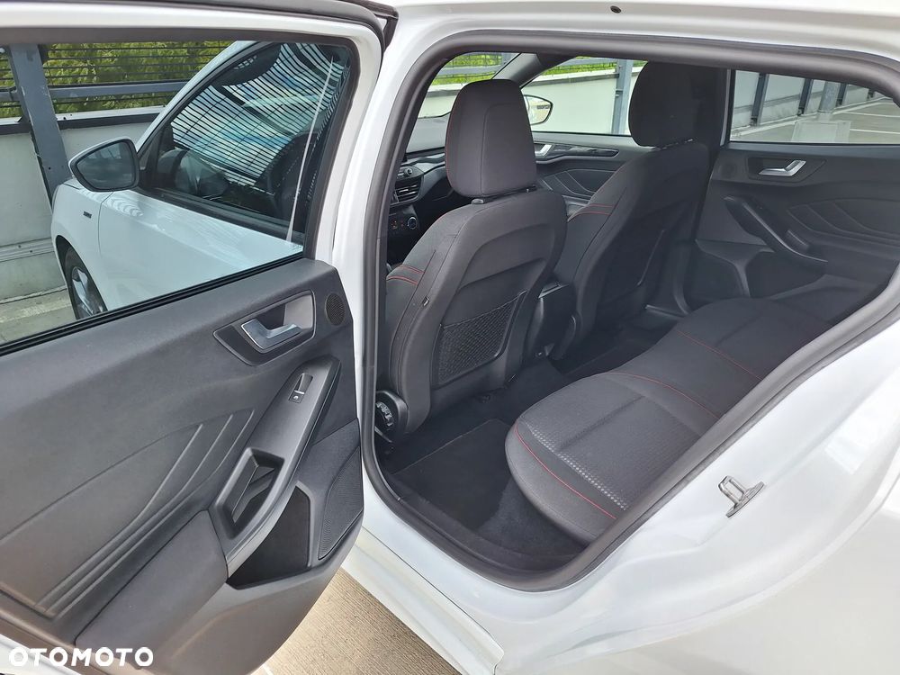 Ford Focus 1.5 EcoBoost ST-Line - 20