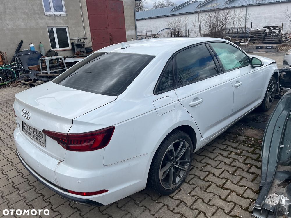 Audi A4 Limousine - 4