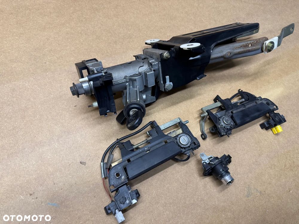 STACYJKA BMW E34 E32 LIFT ZESTAW WKŁADEK KLAMKI KLUCZYK KLAMKA LEWA PRAWA ZAMEK TYŁ KLAPY M60 540i 740i V8 RARYTAS - 13