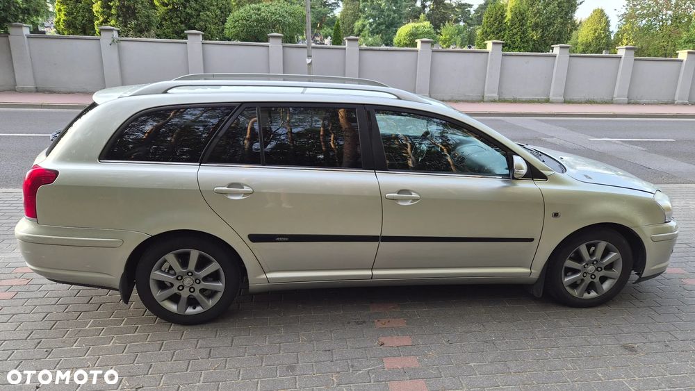 Toyota Avensis 2.2 D-4D Prestige - 3