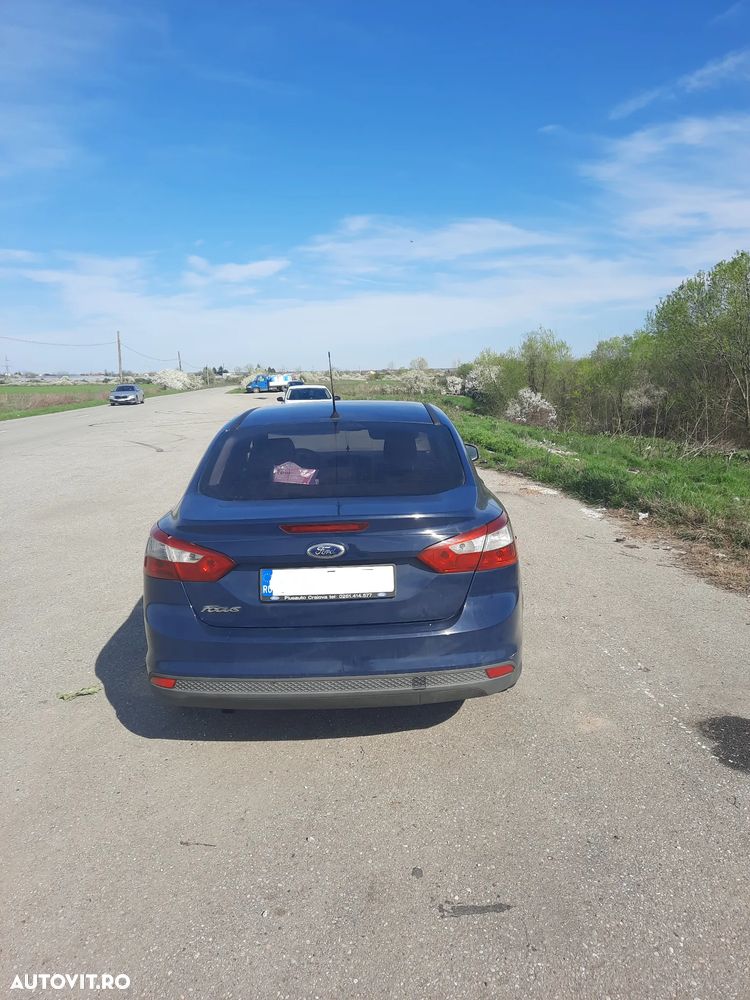 Ford Focus 1.6 TDCi DPF Titanium - 6