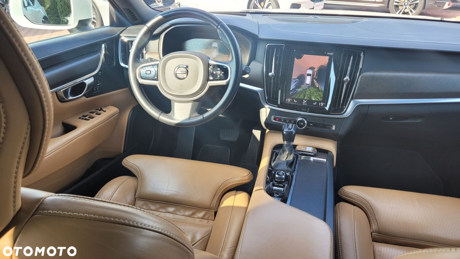 Volvo V90 Cross Country - 33