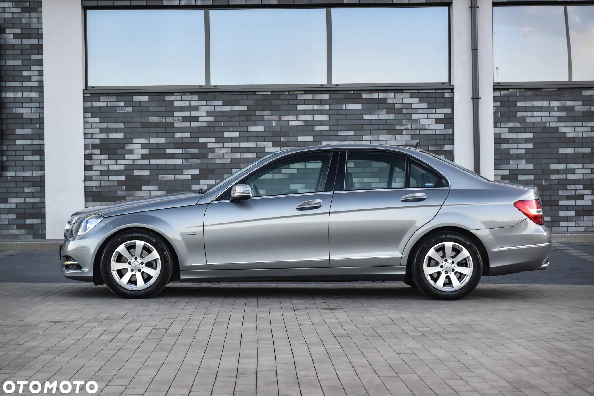 Mercedes-Benz Klasa C 200 (BlueEFFICIENCY) 7G-TRONIC Elegance - 16