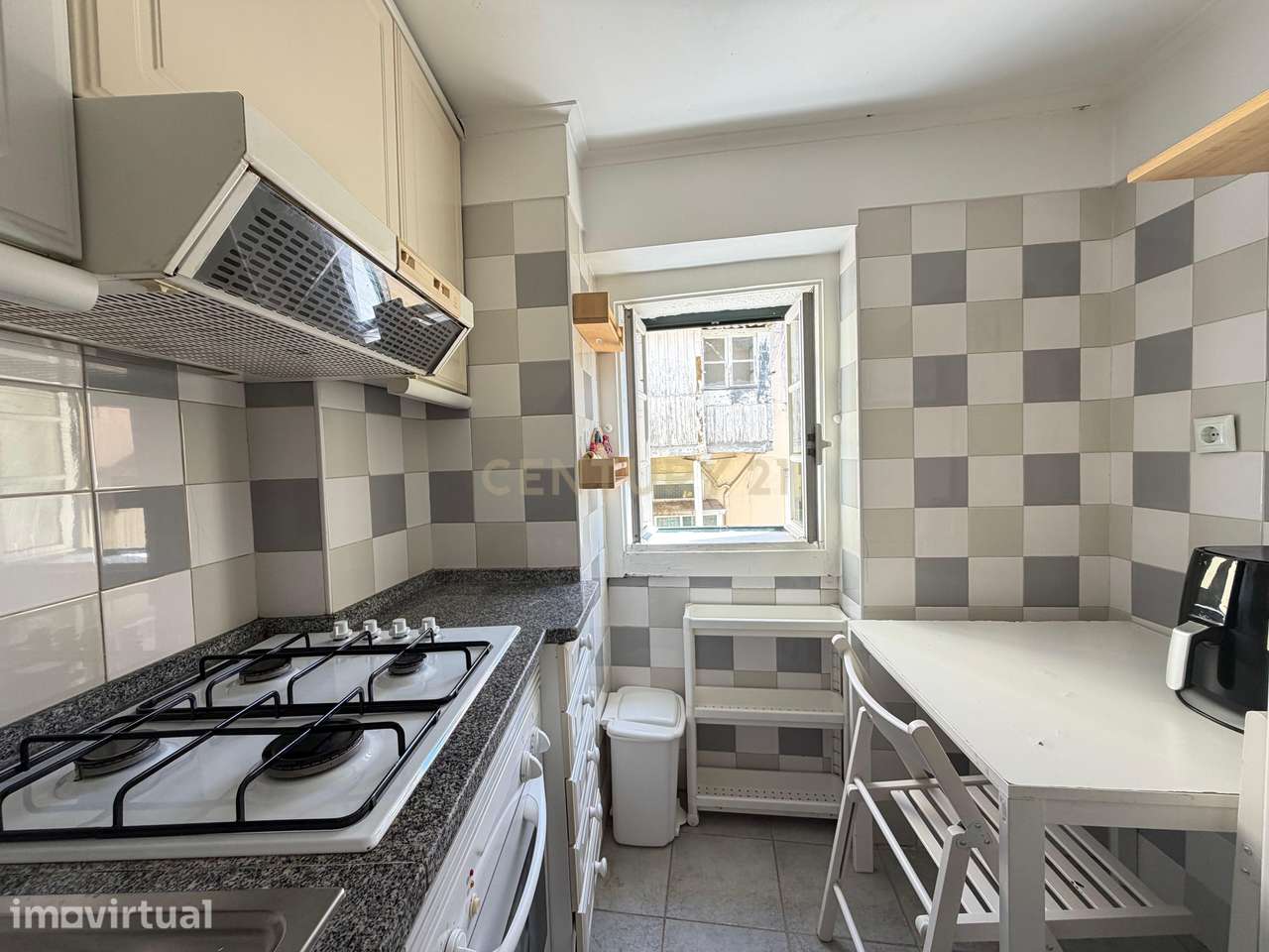 Apartamento T1 no coração de Lisboa | Rua de Santa Bárbara - Grande imagem: 4/17