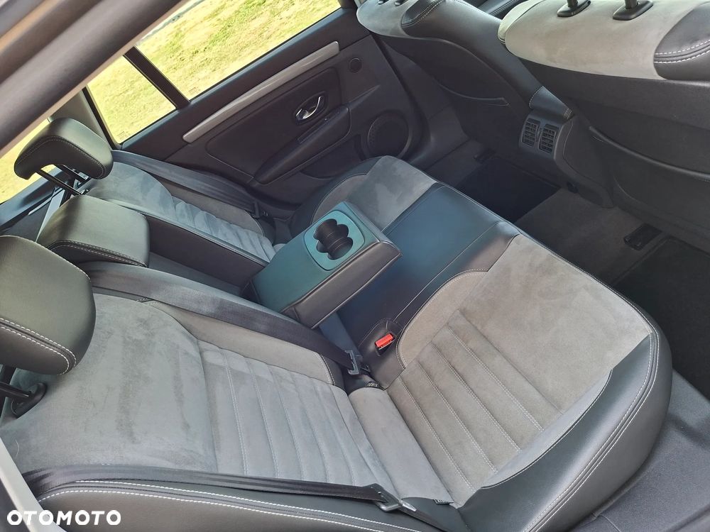 Renault Laguna dCi 150 FAP Start-Stop GT - 22