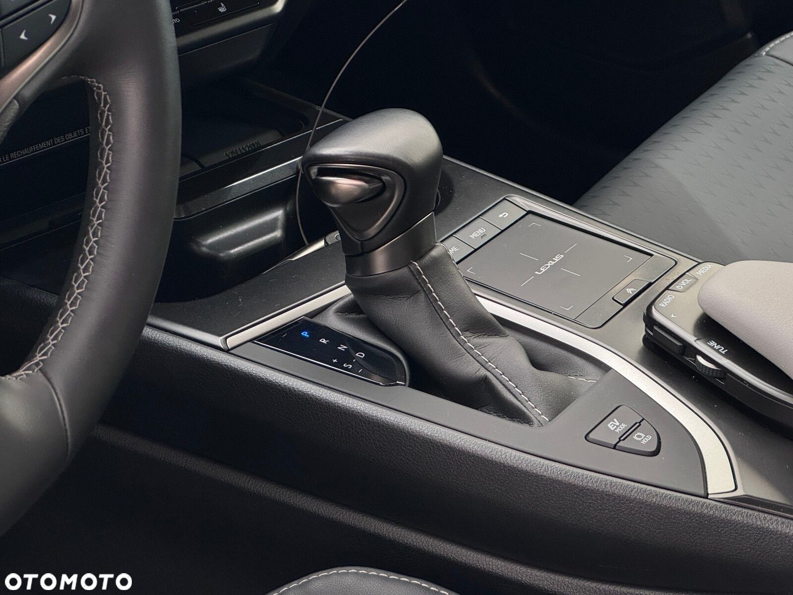 Lexus UX - 9