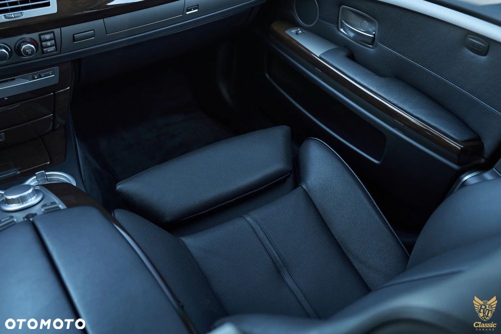 BMW Seria 7 750i L - 33