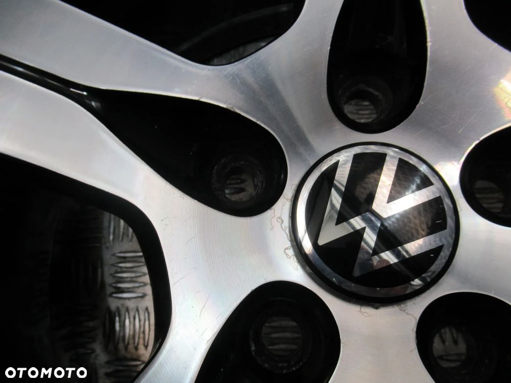 Felgi Vw Golf Passat Caddy Tiguan T-Roc Touran Jetta 7,5Jx17 et35 5x112 - 10