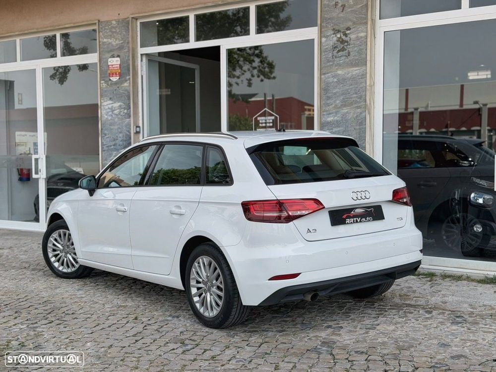 Audi A3 Sportback 1.6 TDI Design S tronic - 11