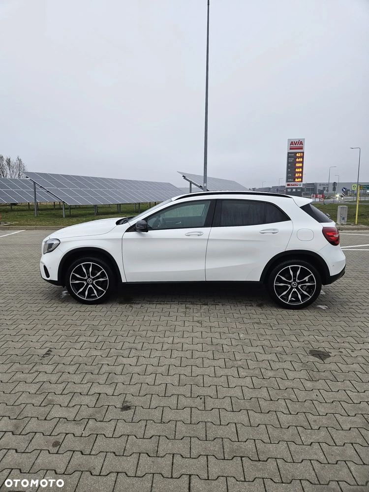 Mercedes-Benz GLA 200 7G-DCT AMG Line - 1