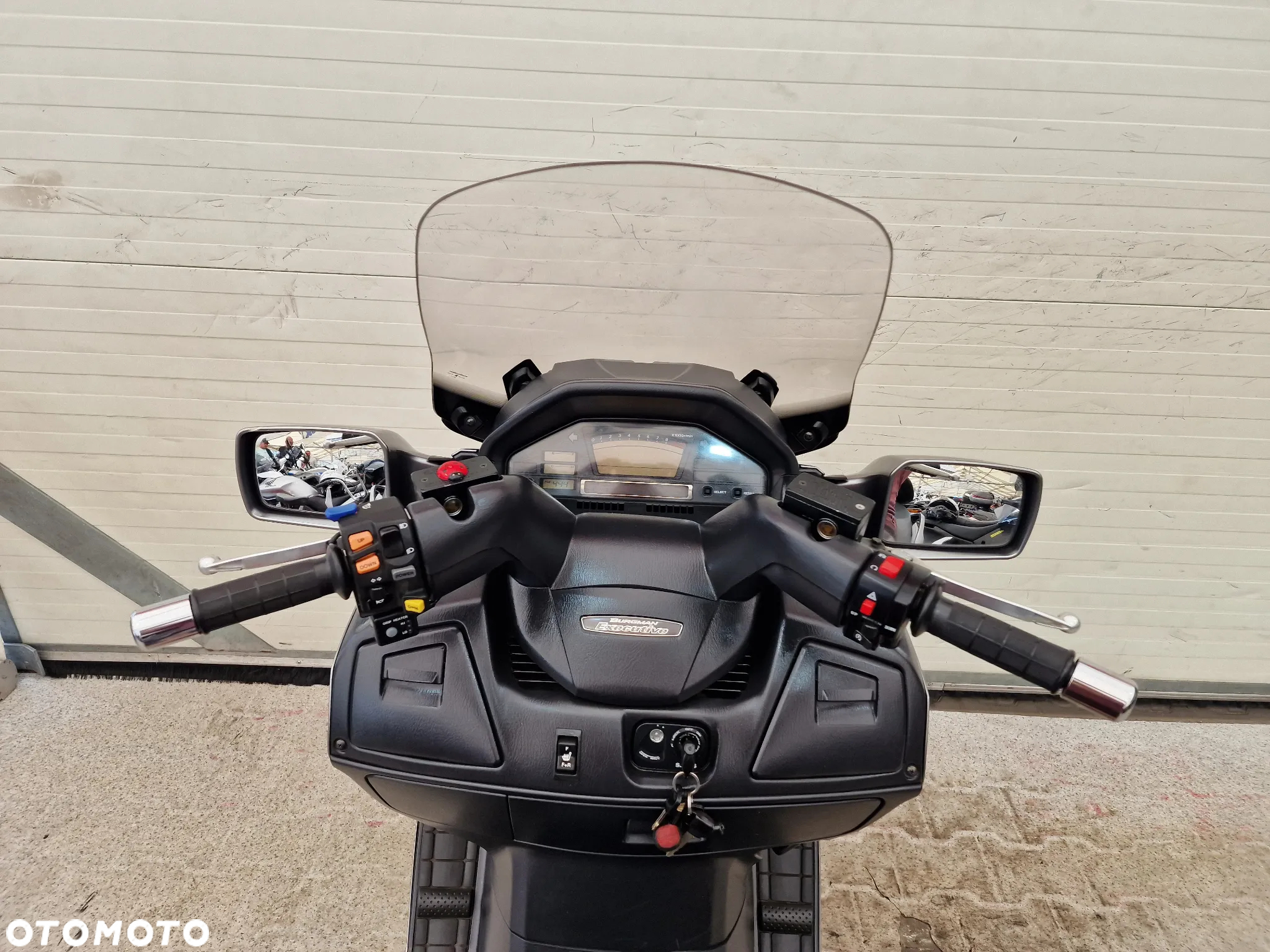 Suzuki Burgman - 33