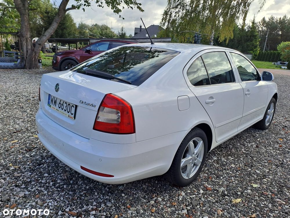 Skoda Octavia 1.6 Elegance - 6
