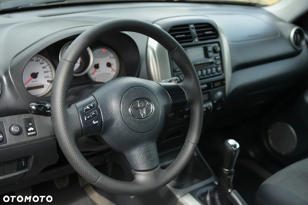 Toyota RAV4 4x4 Edition - 24