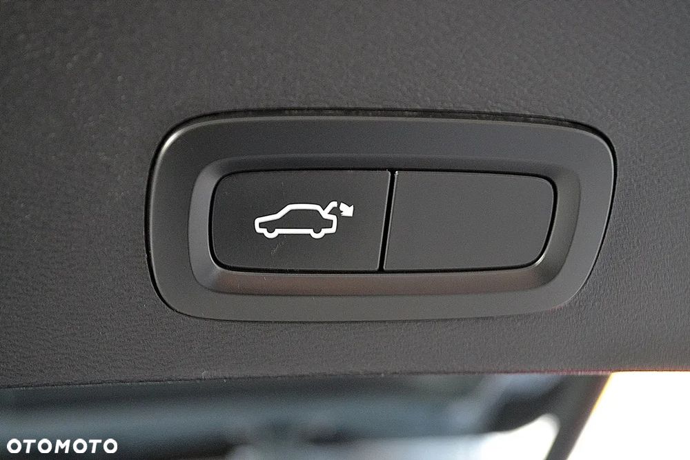 Volvo XC 40 T3 Momentum - 21
