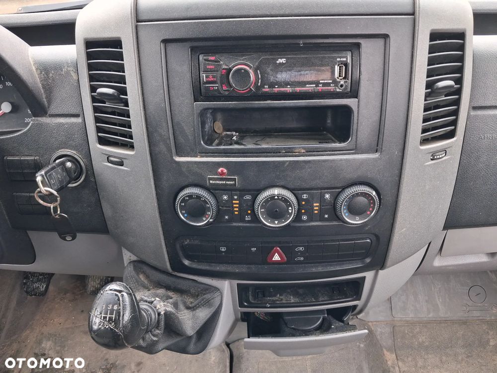 Volkswagen Crafter - 12