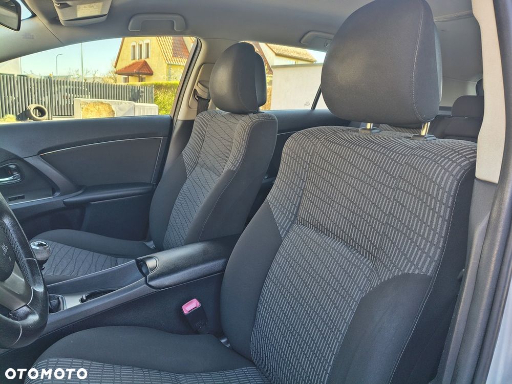 Toyota Avensis Touring Sports 1.8 Executive - 20