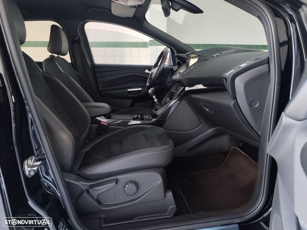 Ford Kuga 1.5 TDCi ST-Line - 11