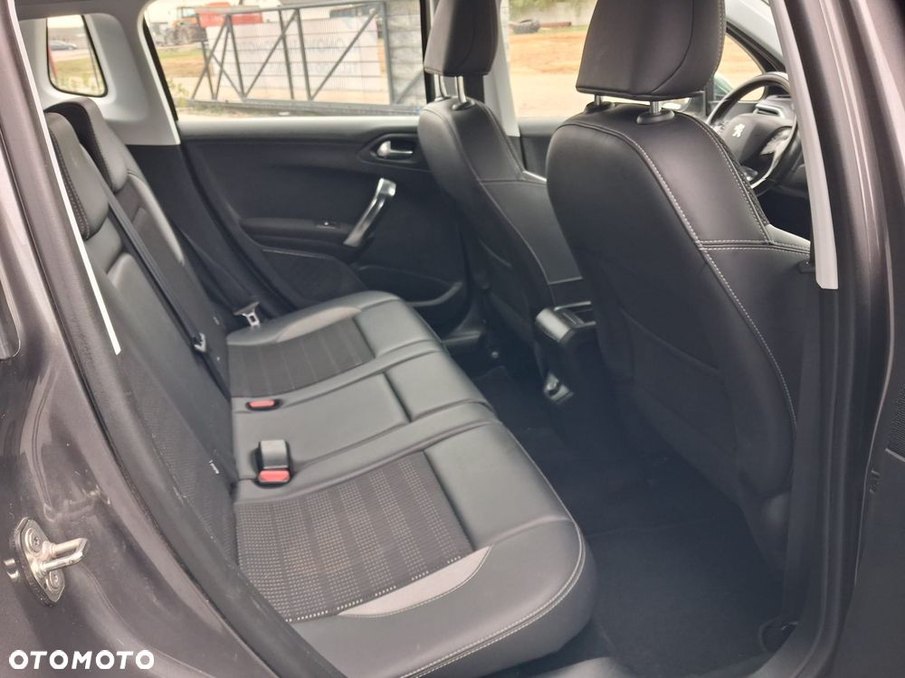 Peugeot 2008 PureTech 82 Allure - 17