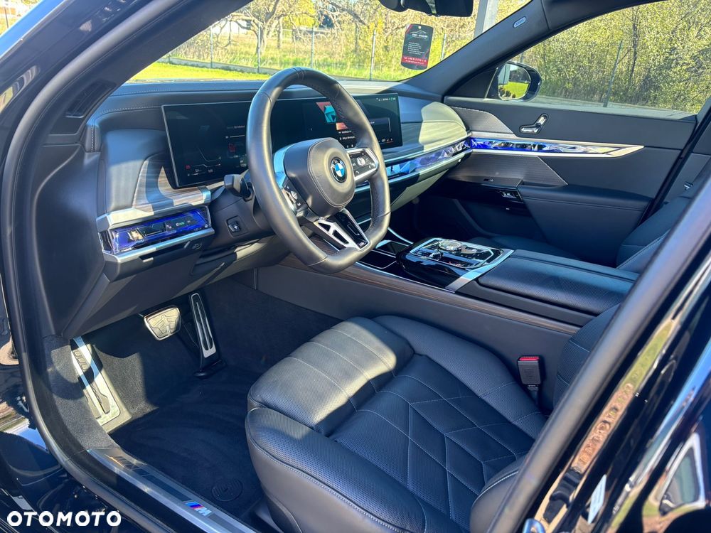 BMW Seria 7 - 8