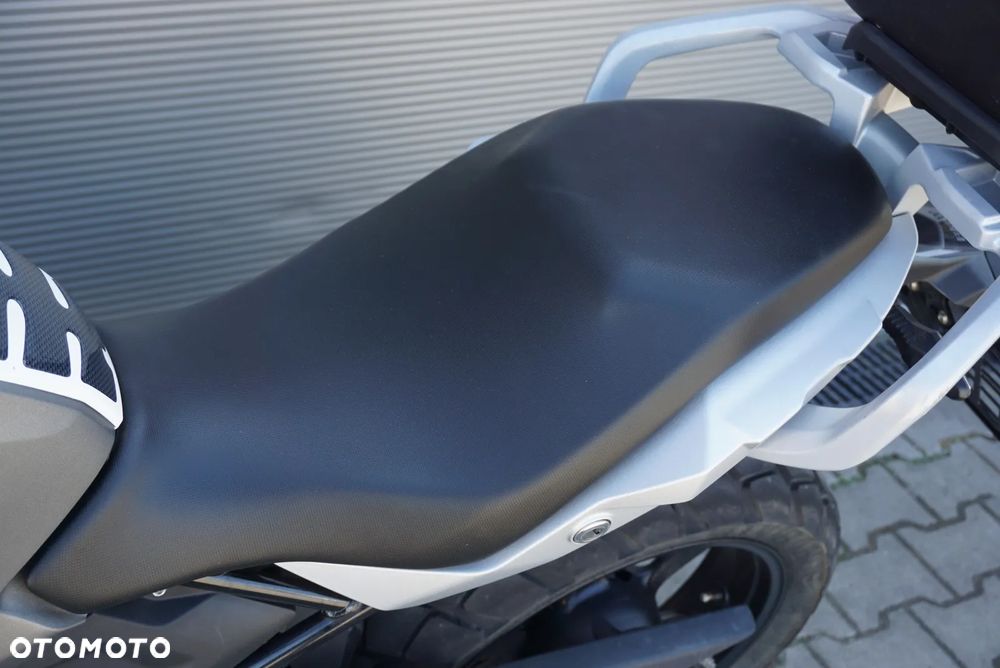 BMW G - 19