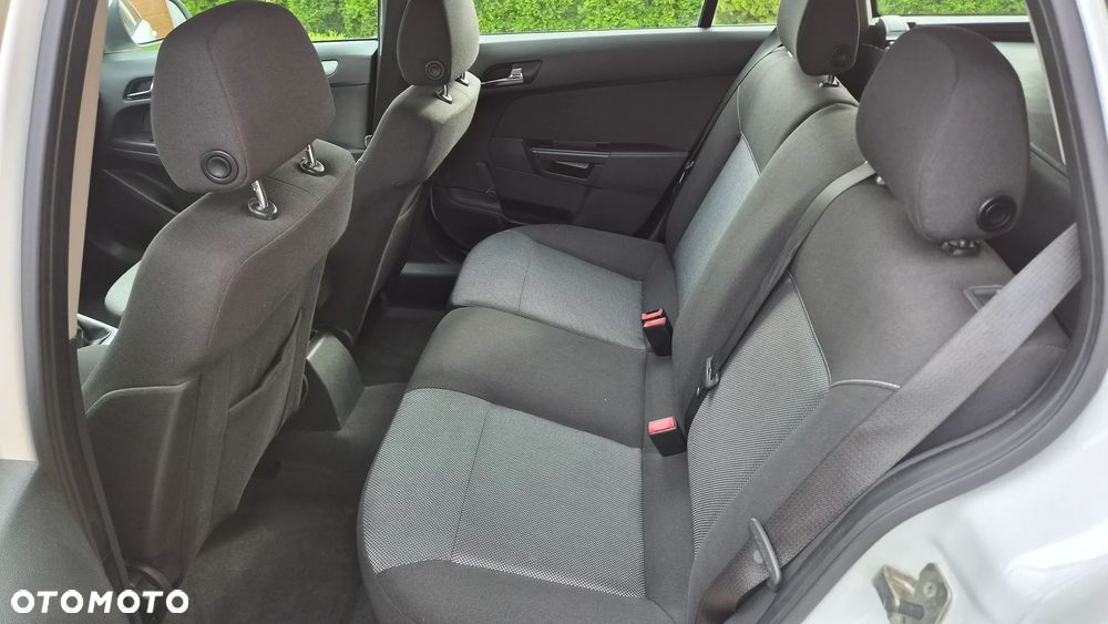 Opel Astra 1.8 Innovation - 20