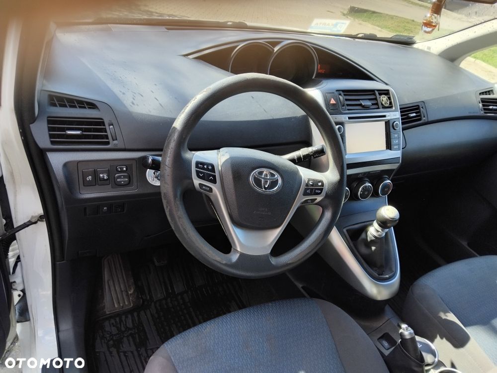 Toyota Verso - 8