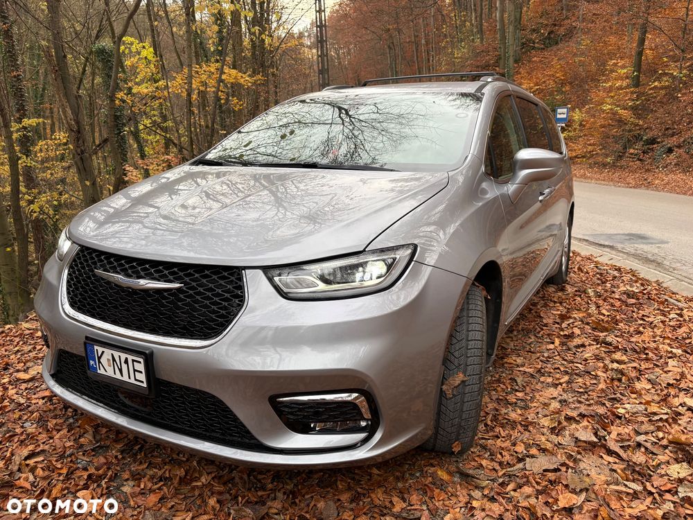 Chrysler Pacifica - 2