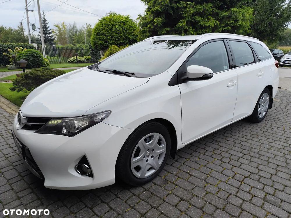Toyota Auris 2.0 D-4D Dynamic - 1