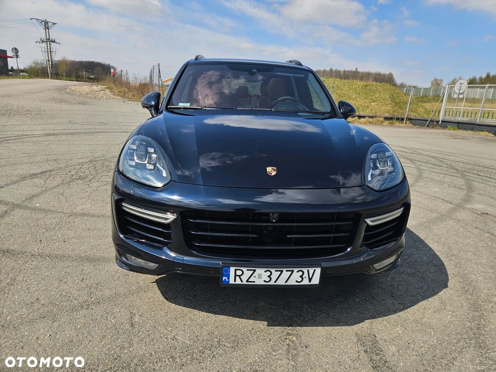 Porsche Cayenne - 22