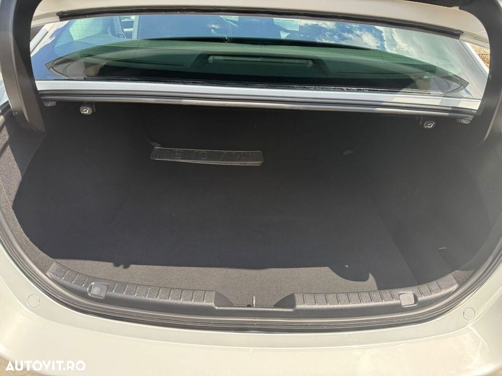Mazda 3 e-Skyactiv G150 MHEV Exclusive-Line - 24