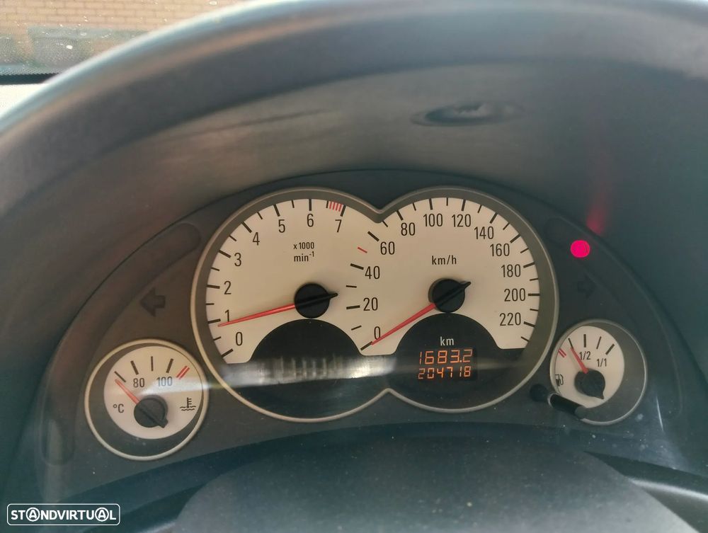 Opel Corsa 1.4 16V Sport - 3