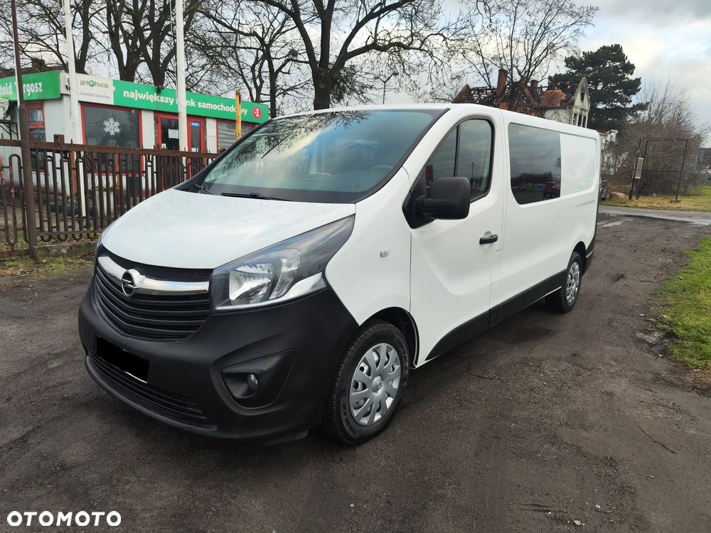 Opel Vivaro brygadówka 6osób - 2
