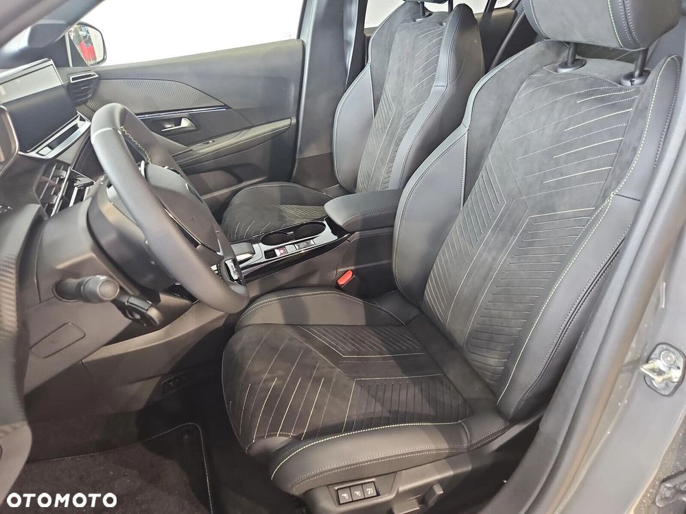 Peugeot 208 - 12