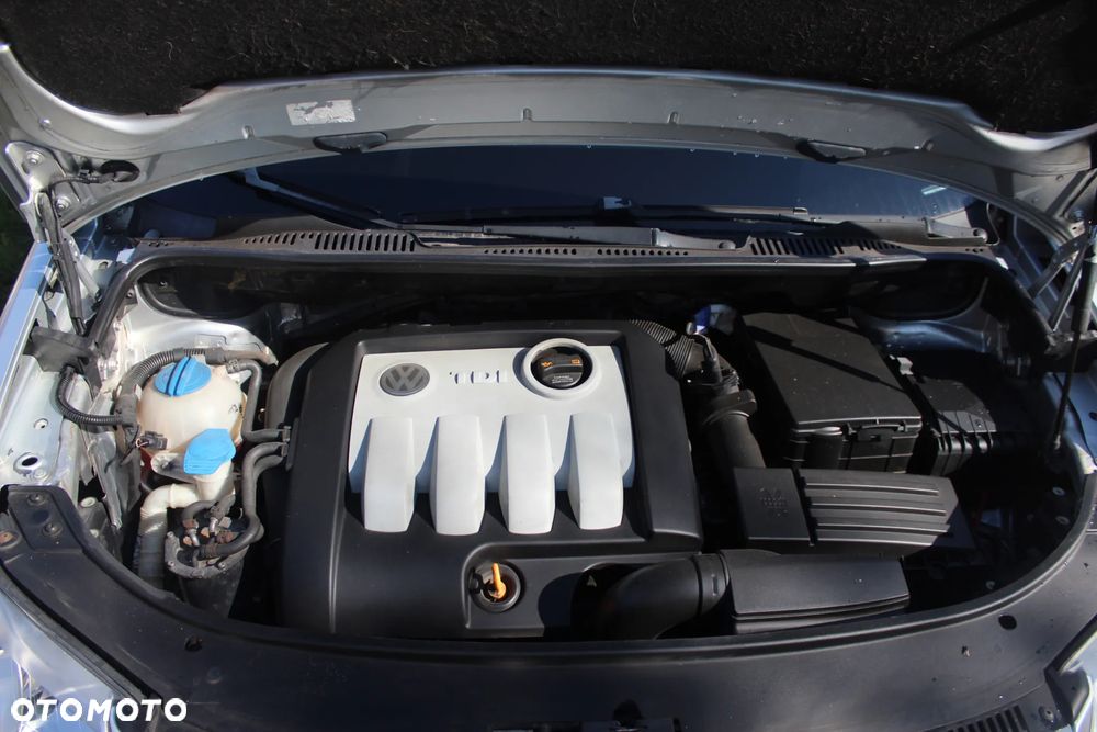 Volkswagen Touran - 6